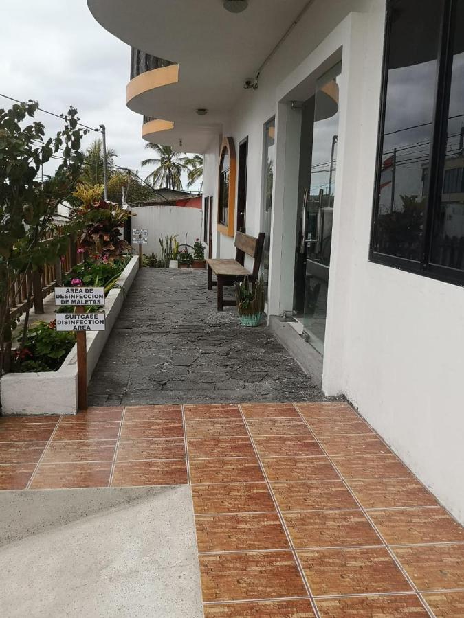 Hostal Sandrita Puerto Villamil Ngoại thất bức ảnh