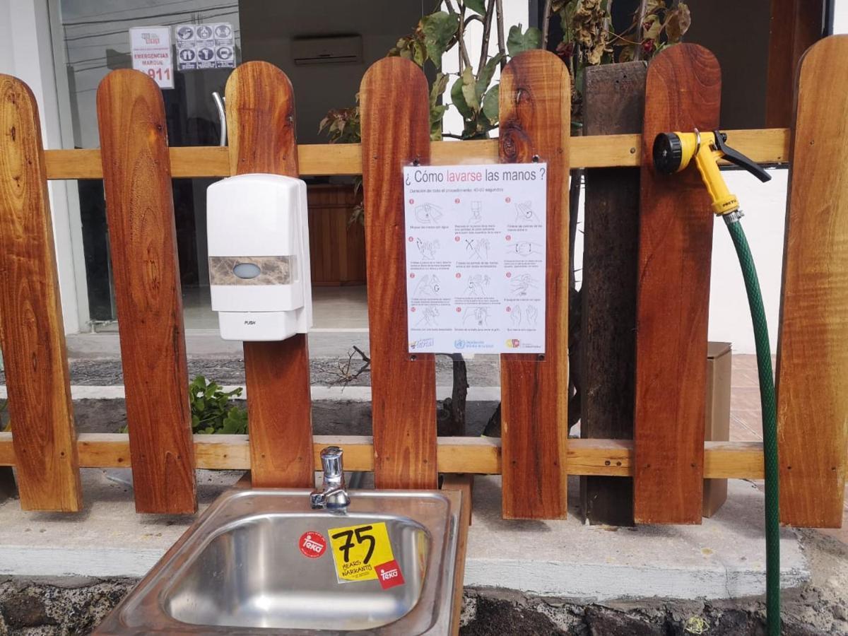Hostal Sandrita Puerto Villamil Ngoại thất bức ảnh