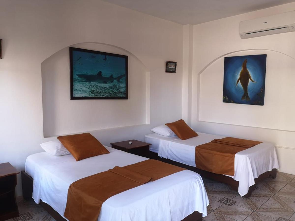 Hostal Sandrita Puerto Villamil Ngoại thất bức ảnh