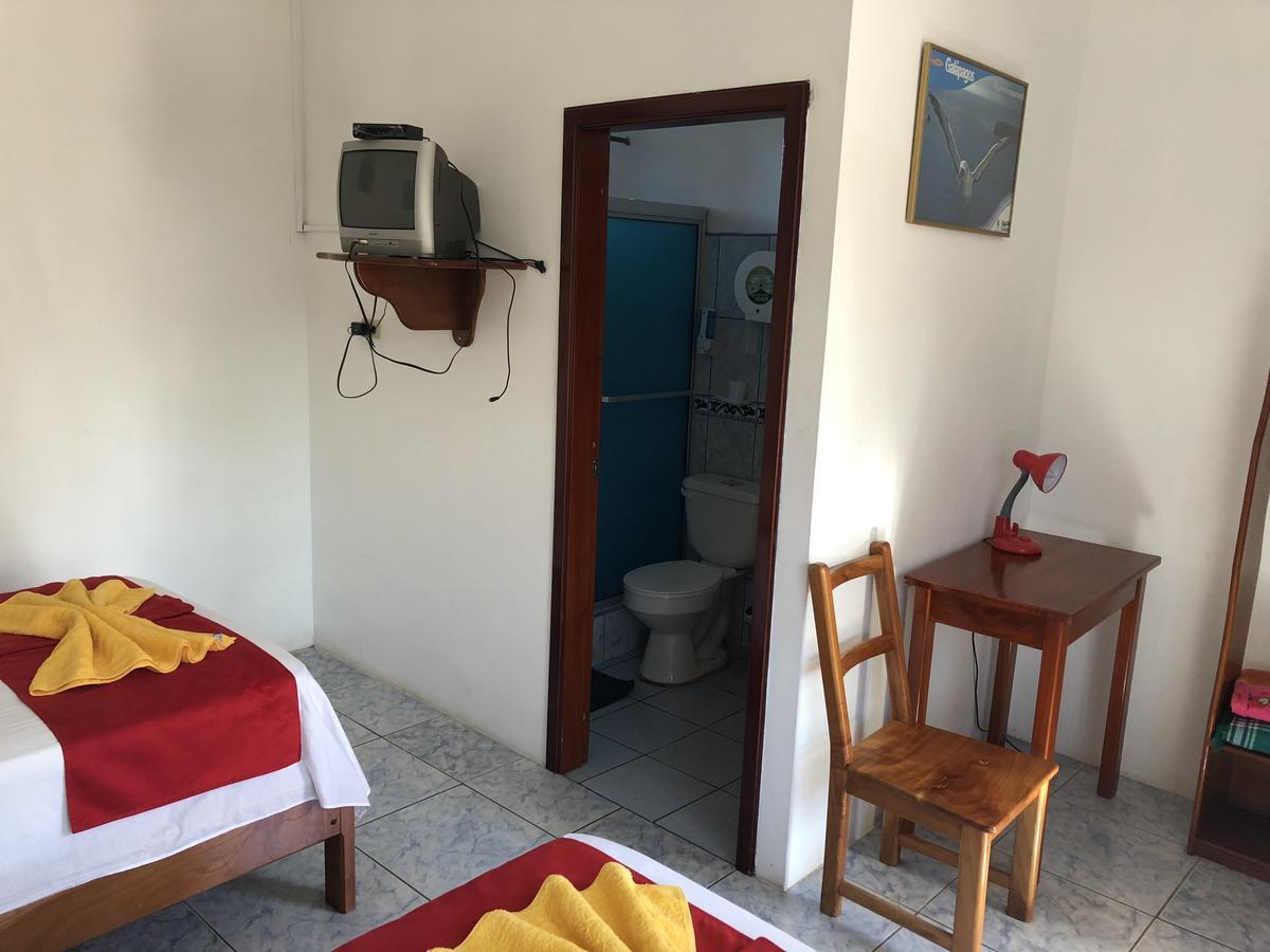 Hostal Sandrita Puerto Villamil Ngoại thất bức ảnh