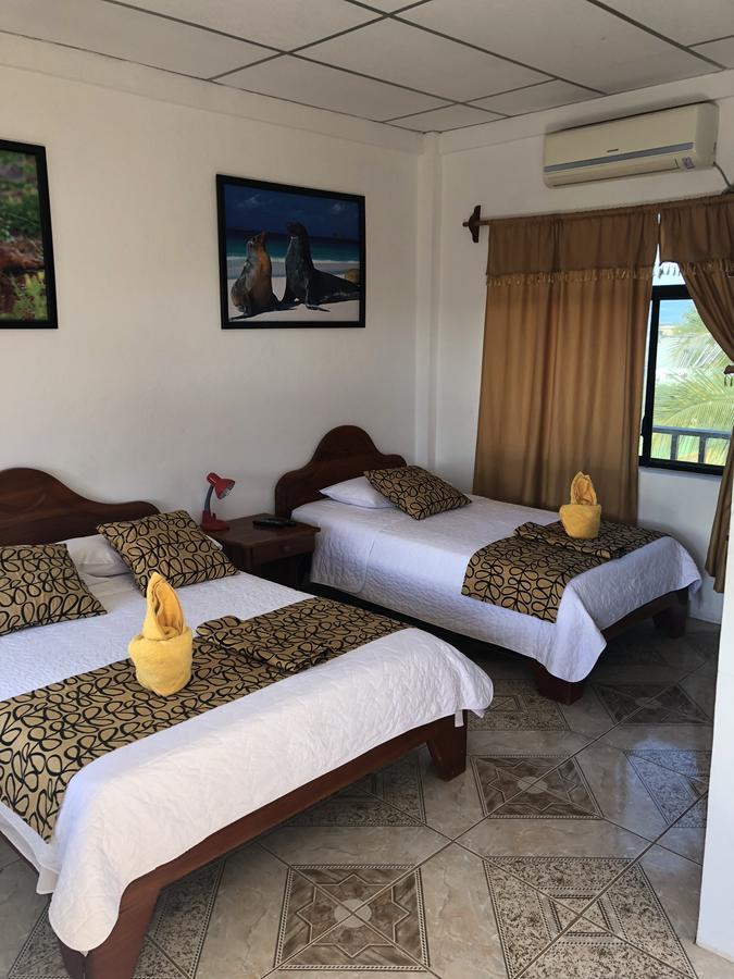 Hostal Sandrita Puerto Villamil Ngoại thất bức ảnh